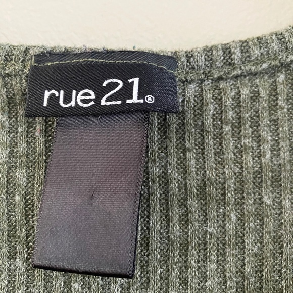 Rue 21 - Green tee - Picture 2 of 3